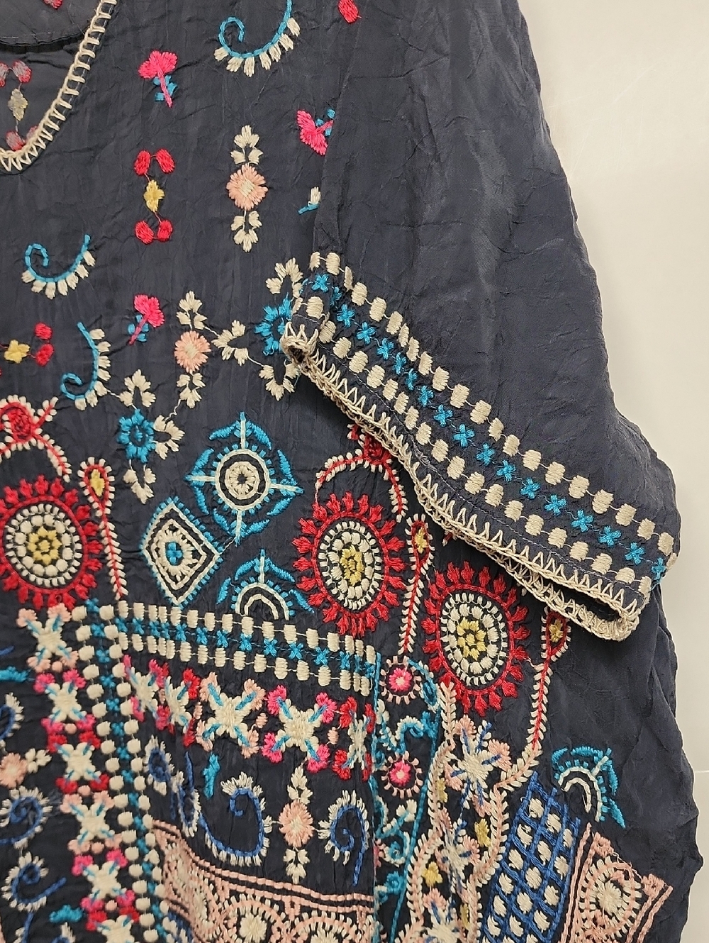 Johnny Was Navy Embroidered V-Neck Tunic with Multicolor Stitching Size 1X BOHO - Picture 5 of 11